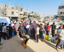 BAZNAS Distribusikan Air Bersih untuk Pengungsi Palestina - JPNN.com