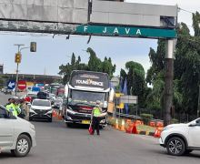 Mengurai Kemacetan Menuju Pelabuhan Merak, Polisi Terapkan Delay System - JPNN.com