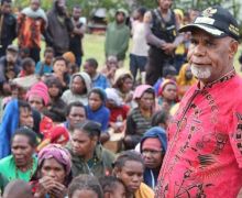Deinas Geley Ajak Masyarakat Papua Tengah Terus Rajut Kebersamaan - JPNN.com