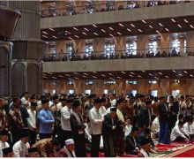 Presiden Jokowi dan Wapres Ma’ruf Amin Melaksanakan Salat Idulfitri di Masjid Istiqlal Jakarta - JPNN.com