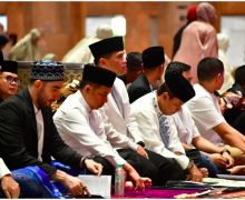 KSAL Laksamana Muhammad Ali Laksanakan Salat Idulfitri Bersama Presiden Jokowi di Masjid Istiqlal - JPNN.com