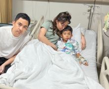 Anak Dirawat di Rumah Sakit, Ayu Dewi Memohon Doa - JPNN.com