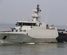 Dua Kapal Perang TNI AL Mengasah Naluri Tempur di Perairan Selat Rupat - JPNN.com