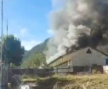 KKB Membakar Sekolah Dasar di Intan Jaya Pagi Tadi - JPNN.com