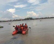 Remaja Palembang Tenggelam Saat Berenang di Sungai Musi - JPNN.com