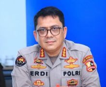 Polri Bantu Pulihkan Jalur Penghubung Padang-Bukittinggi - JPNN.com