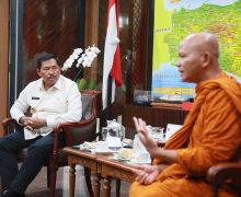 Sambut Kedatangan Bhikkhu Thudong, Pj Gubernur Jateng Siap Kawal Perayaan Waisak 2024 - JPNN.com