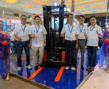 Traktor Nusantara Usung Inovasi Keberlanjutan di Forklift Exhibition 2024 - JPNN.com