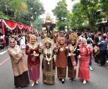 Hadiri Puncak Peringatan HUT Ke-44 Dekranas, Tyas Fatoni Turut Kenalkan Wastra Sumsel - JPNN.com