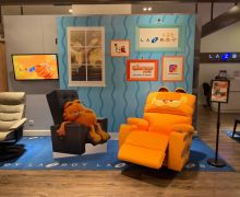 La-Z-Boy Kampanye Unik untuk Merayakan Perilisan Film “The Garfield Movie” di Bioskop - JPNN.com