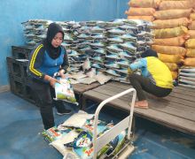Pemprov Kaltim Kirim Bantuan 6.400 Paket Sembako ke Mahakam Ulu - JPNN.com