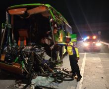 Bus Rombongan SMP Malang Menabrak Truk, Dua Meninggal Dunia - JPNN.com