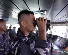 Kapal Perang Martadinata-331 Tembakkan Meriam 76 di Utara Laut Jawa - JPNN.com