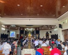 Melihat Perayaan Waisak di Vihara Semarang, Ritual Pindapata hingga Pradaksina Mengenang Buddha - JPNN.com