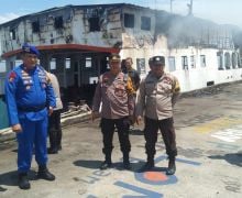 KMP Permata Lestari I Terbakar di Pelabuhan BUMD Bengkalis - JPNN.com