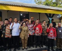 Bertandang ke Ende, Megawati Mengukuhkan Organisasi Jaket Bung Karno - JPNN.com