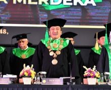 Wisuda Ke-79 UMJ, Rektor: Lulus Kuliah Tidak Otomatis Bekerja, Orang Tua Harus Sabar - JPNN.com