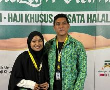 Tantri Kotak dan Arda Naff Berangkat Haji, Mohon Doanya - JPNN.com