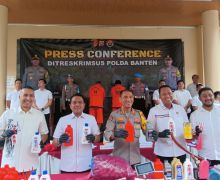 Pabrik Oli Palsu di Tangerang Digrebek Polisi, Pemodal Ditangkap - JPNN.com