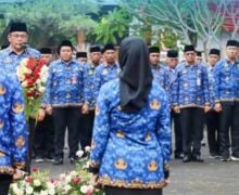 Pj Bupati Menyinggung soal Baju Seragam PPPK & Pentingnya Bersyukur - JPNN.com