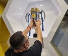 Trofi Liga 1 Dipajang di Persib Store, Bobotoh Bisa Belanja Sambil Berfoto - JPNN.com