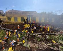 Kronologi Pipa Air Pecah Hingga Hancurkan Rumah di Cibangkong, Ada Suara Ledakan - JPNN.com