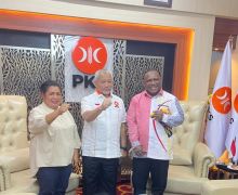 Bacalon Bupati Maybrat Kornelius Kambu Dapat Sambutan Spesial dari Presiden PKS - JPNN.com