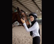 Putri Zulkifli Hasan Kini Hobi Berkuda, Begini Penampilannya - JPNN.com
