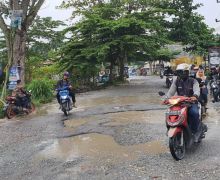 Warga Tagih Janji SF Hariyanto soal Perbaikan Jalan Cipta Karya Pekanbaru - JPNN.com