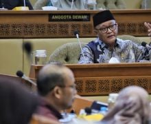 Wakil Rakyat Blak-blakan Masalah Honorer jadi PPPK, Ini Rumit, Pak! - JPNN.com