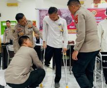 RS Bhayangkara Polda Sumsel Beri Pelayan Kesehatan kepada 113 Penyandang Disabilitas - JPNN.com
