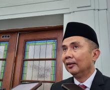 Hattrick Bupati Bandung Barat Terjerat Kasus Korupsi, Bey Machmudin Ingatkan Hal Ini - JPNN.com