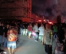 Kebakaran Hebat Menghanguskan 13 Kios di Pasar Pulau Payung Dumai - JPNN.com