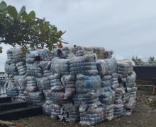 Bea Cukai Gagalkan Penyelundupan 150 Bal Pakaian Bekas di Perairan Sungai Asahan - JPNN.com