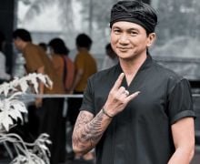 Anji Tulis Pesan Bijak di Tengah Isu Perselingkuhan, Lingerie Biru Malah Jadi Sorotan - JPNN.com
