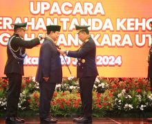 Prabowo Terima Tanda Kehormatan Bintang Bhayangkara Utama Polri - JPNN.com