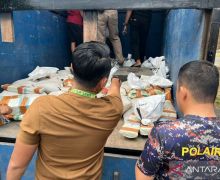 Penyelundupan 4 Ton Timah Digagalkan Polisi di Bangka Barat, Sopir Truk Ditangkap - JPNN.com