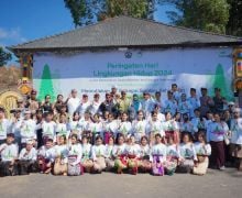 Gandeng Forum Sahabat Emas Peduli Sampah Indonesia, Pegadaian Sebarkan Eco Enzyme di Danau Batur - JPNN.com