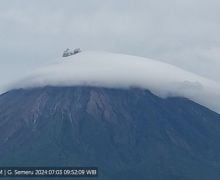 Gunung Semeru Erupsi Lagi dengan Letusan Setinggi 700 Meter - JPNN.com