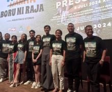 Bintangi Film 'Harta, Tahta, Boru Ni Raja', Frislly Herlind Mengaku Senang Karena Ini - JPNN.com
