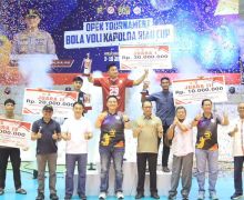 Polres Siak Juarai Bola Voli Putra Kapolda Riau Cup 2024, Bengkalis Juara Putri - JPNN.com