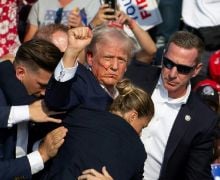 Donald Trump Baik-Baik Saja setelah Ditembak, tetapi Pendukungnya Tewas - JPNN.com