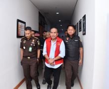 Ada Senpi dan Peluru di Koper Arsan Latif, Petugas Rutan Bandung Lapor Polisi - JPNN.com