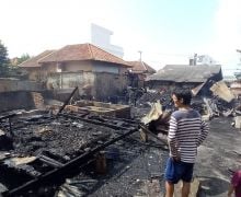 Dua Rumah dan Bedeng di Palembang Hangus Terbakar, Ini Sebabnya - JPNN.com