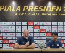 Pelatih Persib Tak Mengambil Pusing Kekalahan dari Borneo FC - JPNN.com
