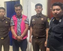 Eks Camat di Rohil Ditahan Jaksa Terkait Korupsi Ratusan Juta - JPNN.com