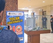 Masih di Semarang, Tim KPK Datangi DPRD Jateng, Obok-obok Ruang Kerja Alwin Basri - JPNN.com
