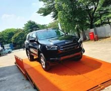 Kencan Singkat dengan SUV Pekerja Keras Isuzu MU-X 2024 - JPNN.com