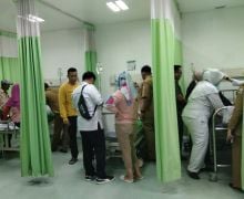Diduga Keracunan Minuman, 5 Siswa SD di Palembang Dilarikan ke RS - JPNN.com