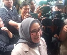 Tak Hadiri Sidang Cerai, Pihak Sarwendah Diberi Satu Kesempatan Lagi - JPNN.com